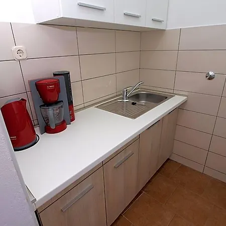 1001 Отель 4*
